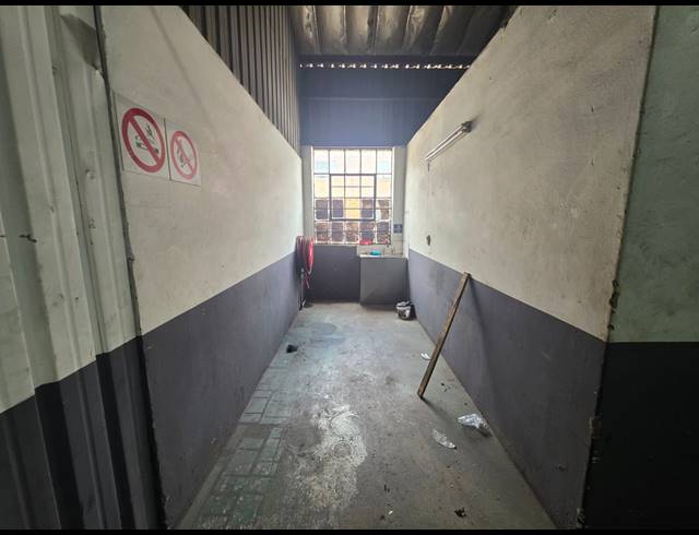 400M² WAREHOUSE TO LET IN ALRODE SOUTH
